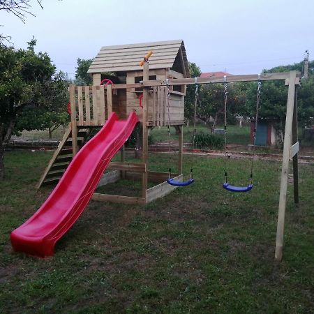 Casa Das Laranjeiras E Parque Infantil أزيتاوْ المظهر الخارجي الصورة